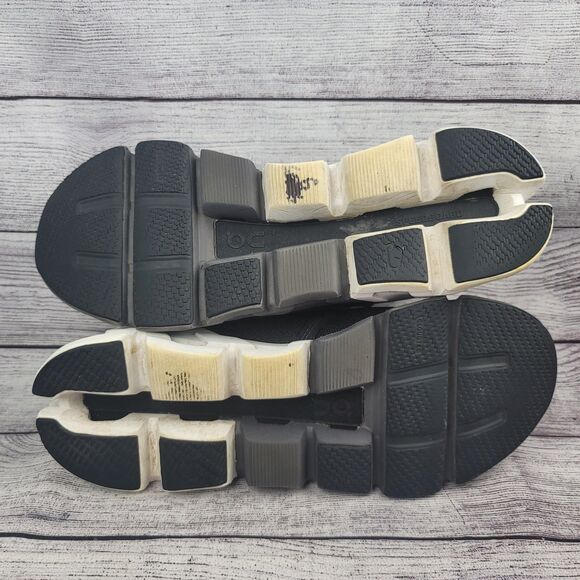 On Men’s Cloudflyer 4 Running USA Size 10 Black/White 71.98677 - Picture 9 of 11